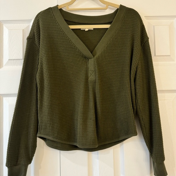 Madewell Brushed Waffle V-Neck Tee - Picture 2 of 3